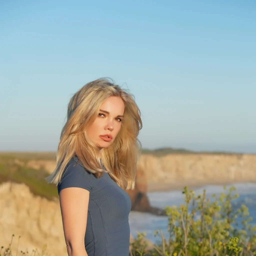 Elsa Eva Writes the Eerie Chorus in Fragments, and How to Hear It